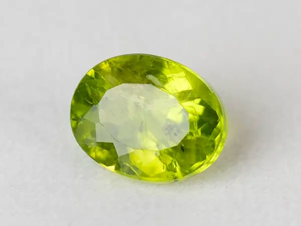 Peridot Stone 5.2 Carat (5.71 Ratti) - View #2