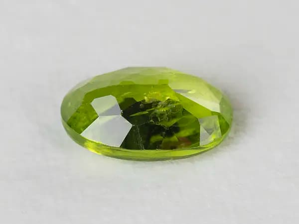 Peridot Stone 5.94 Carat (6.53 Ratti) - View #3