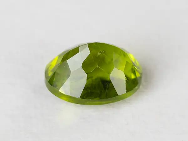 Peridot Stone 7.21 Carat (7.92 Ratti) - View #2