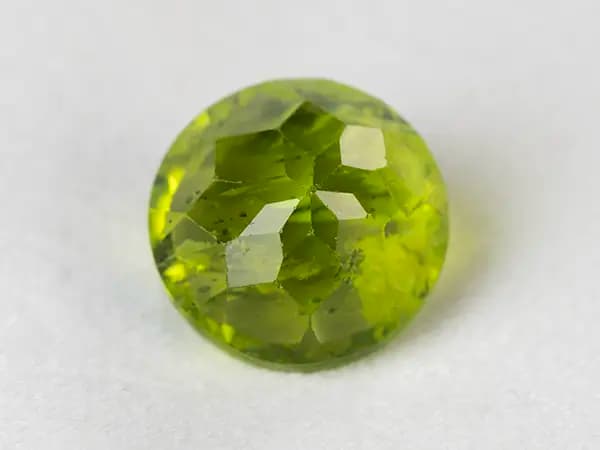 Peridot Stone 8.25 Carat (9.07 Ratti) - View #2