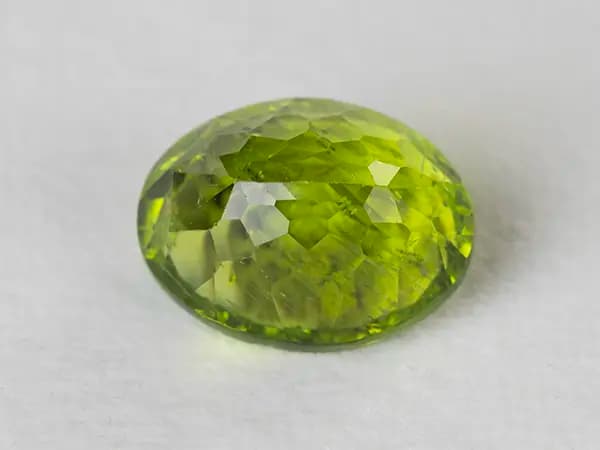 Peridot Stone 9.98 Carat (10.97 Ratti) - View #2