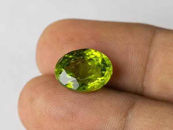 Peridot Stone 9.98 Carat (10.97 Ratti) - View #3