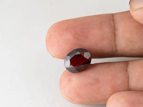 African Gomed Stone (Hessonite) 5.61 Carat (6.16 Ratti) — Oval Cut - View #3