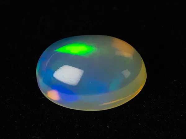 Ethiopian Welo Opal (Doodhiya Patthar) 4.73 Carat (5.20 Ratti) — Strong Fire / Play-of-Colour - View #1