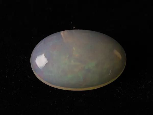 Ethiopian Welo Opal (Doodhiya Patthar) 7.94 Carat (8.73 Ratti) — Strong Fire / Play-of-Colour - View #1
