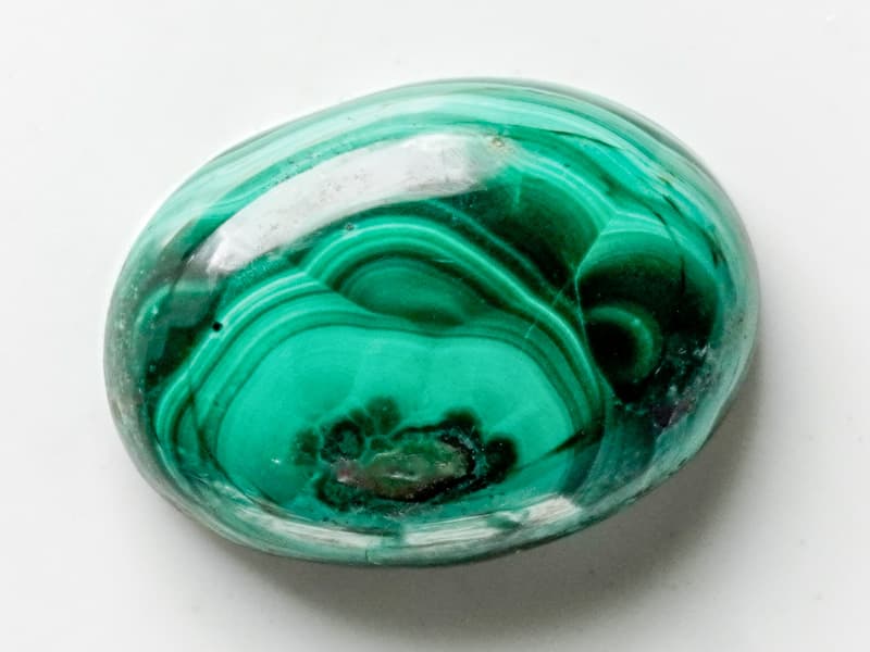 Natural Malachite Stone 13.51 Carat (14.85 Ratti) Oval Cabochon