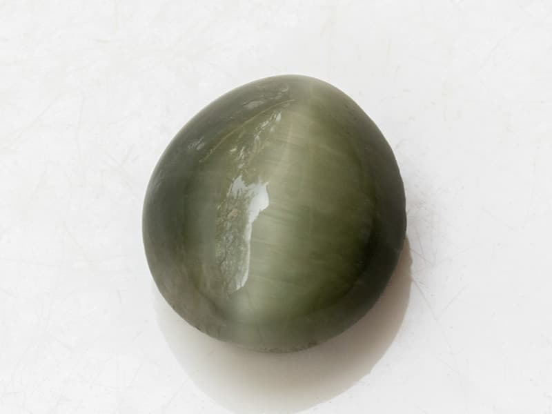 Quartz Cat's Eye (Lahsuniya) 6.79 Carat (7.46 Ratti) Cabochon