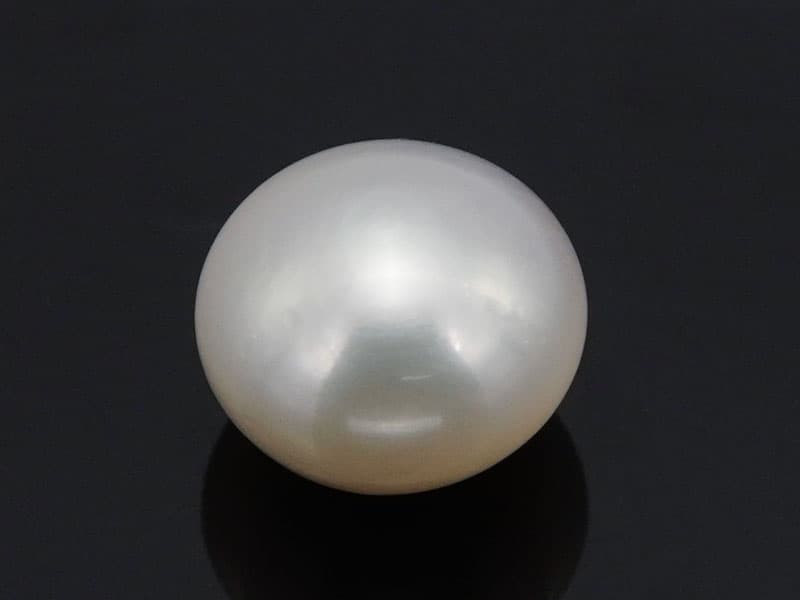 Cultured Pearl Stone (Moti Ratna) 5.61 Carat (6.16 Ratti) Round Button Shape