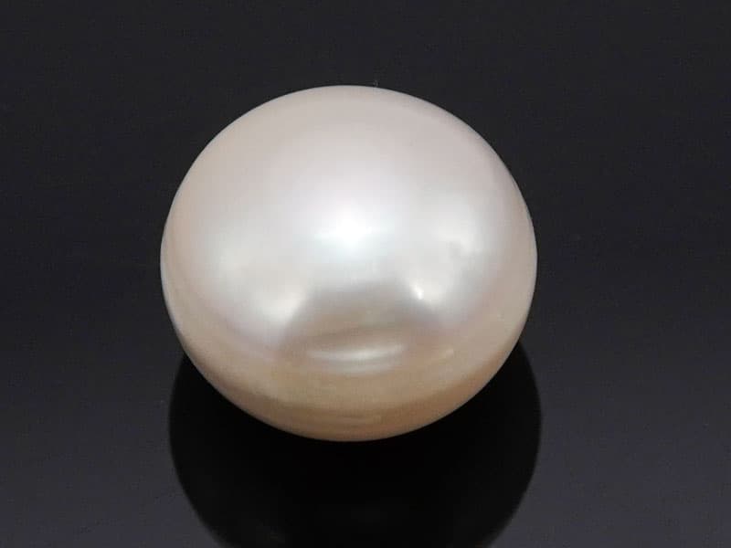 Cultured Pearl Stone (Moti Ratna) 5.72 Carat (6.29 Ratti) Round Button Shape