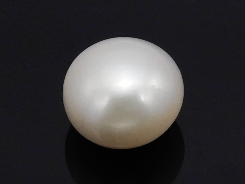 Cultured Pearl Stone (Moti Ratna) 5.95 Carat (6.54 Ratti) Round Button Shape