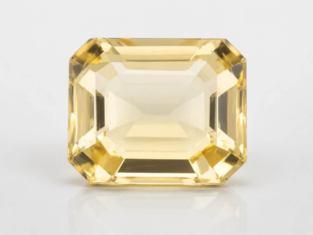 Sunny yellow Citrine (Sunela) gemstone for prosperity and everyday wear.