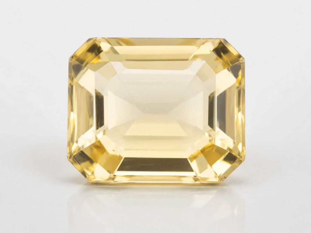 Sunny yellow Citrine (Sunela) gemstone for prosperity and everyday wear.