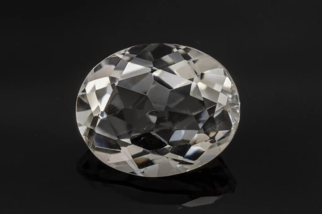 Natural Indian Quartz Crystal (Sphatik) 5.31 Carat (5.83 Ratti) Oval Mix Cut