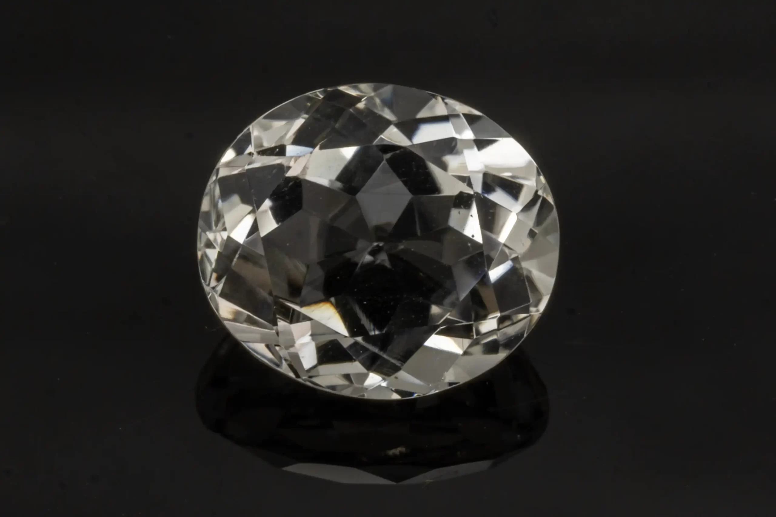 Crystal Stone 5.70 Carat - 6.26 Ratti Sphatik
