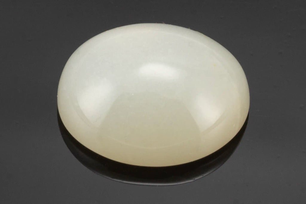 Natural Indian Moonstone (Chandramani) 6.31 Carat (6.93 Ratti) Oval Cabochon - View #1