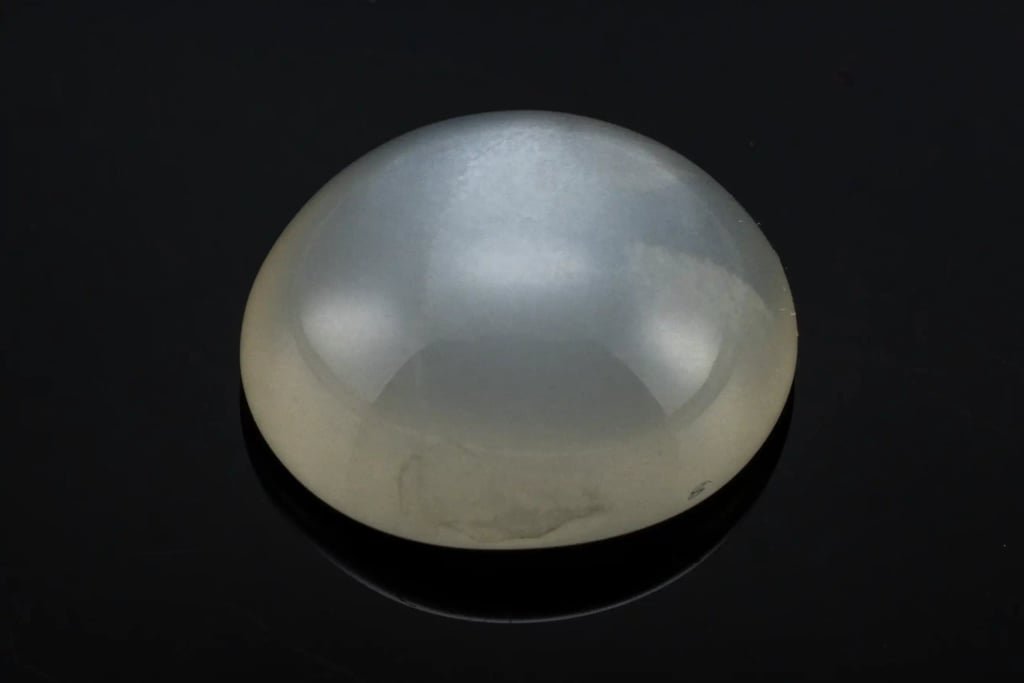 Natural Indian Moonstone (Chandramani) 8.03 Carat (8.82 Ratti) Oval Cabochon - View #1