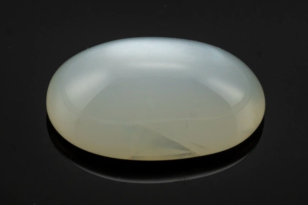 Natural Indian Moonstone (Chandramani) 8.67 Carat (9.53 Ratti) Oval Cabochon - View #1
