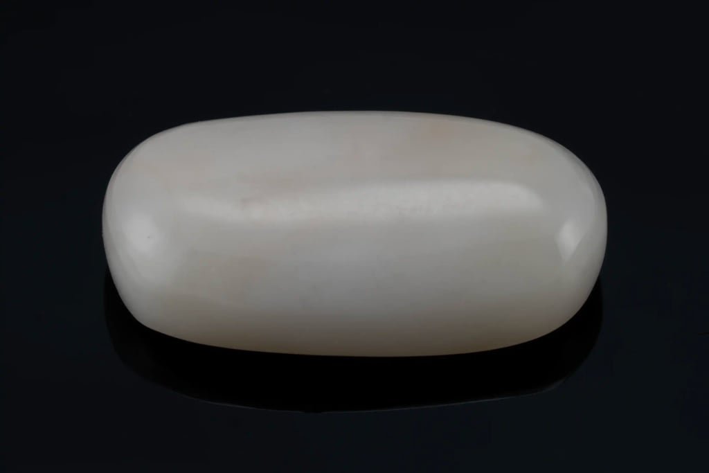 Natural White Coral (Safed Moonga) 11.14 Carat (12.24 Ratti) Capsule Cabochon