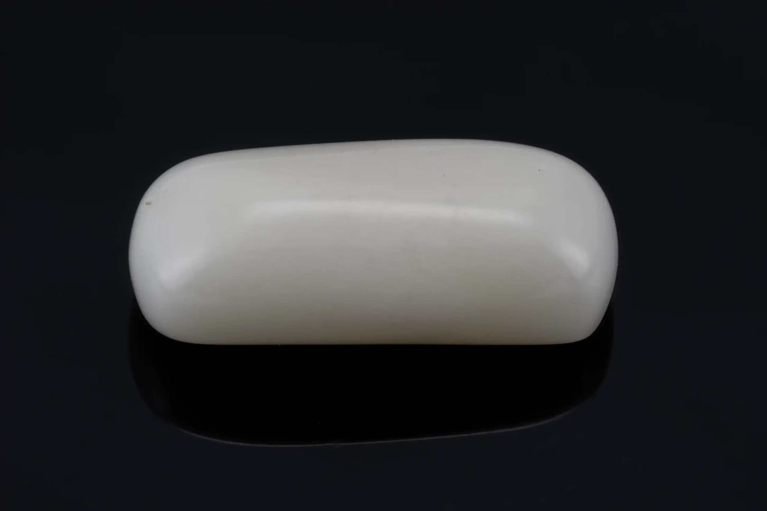 White Coral Stone 4.94 Ratti - 4.50 Carat Safed Moonga