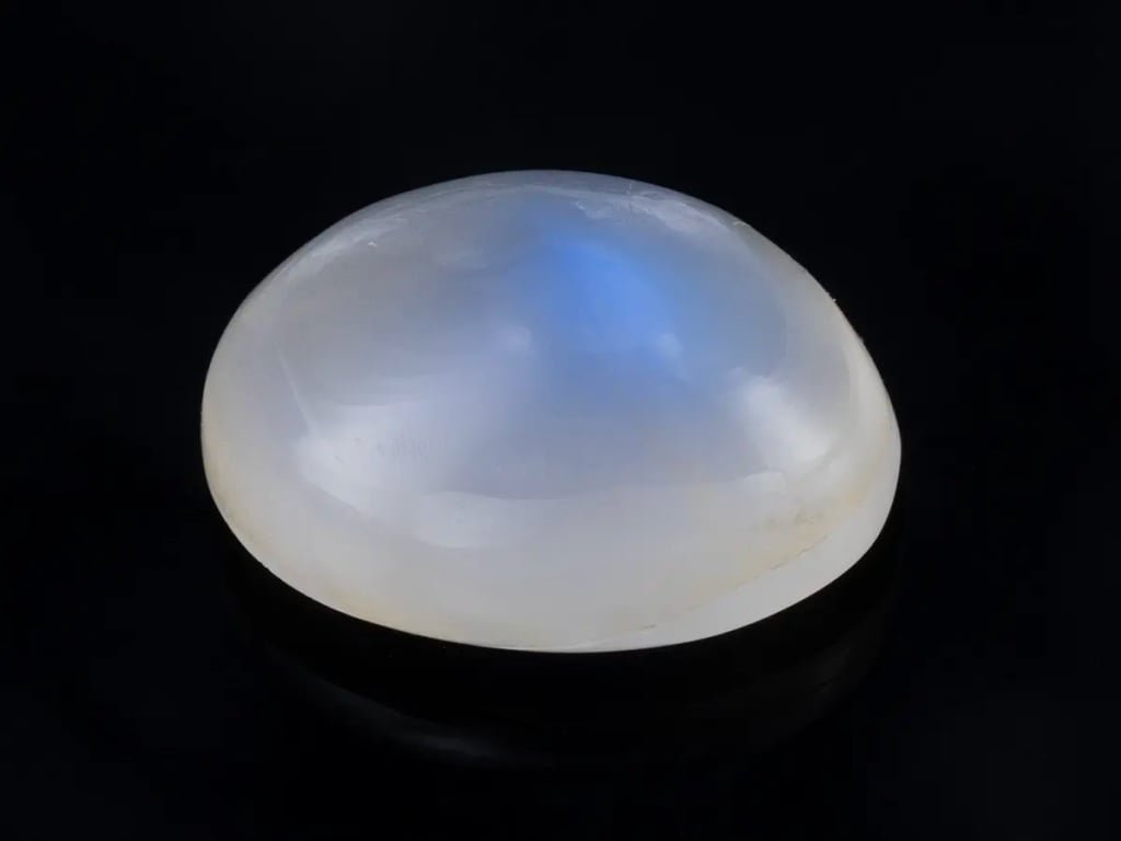 Natural Ceylon Blue Moonstone (Chandramani) 5.62 Carat (6.18 Ratti) Oval Cabochon