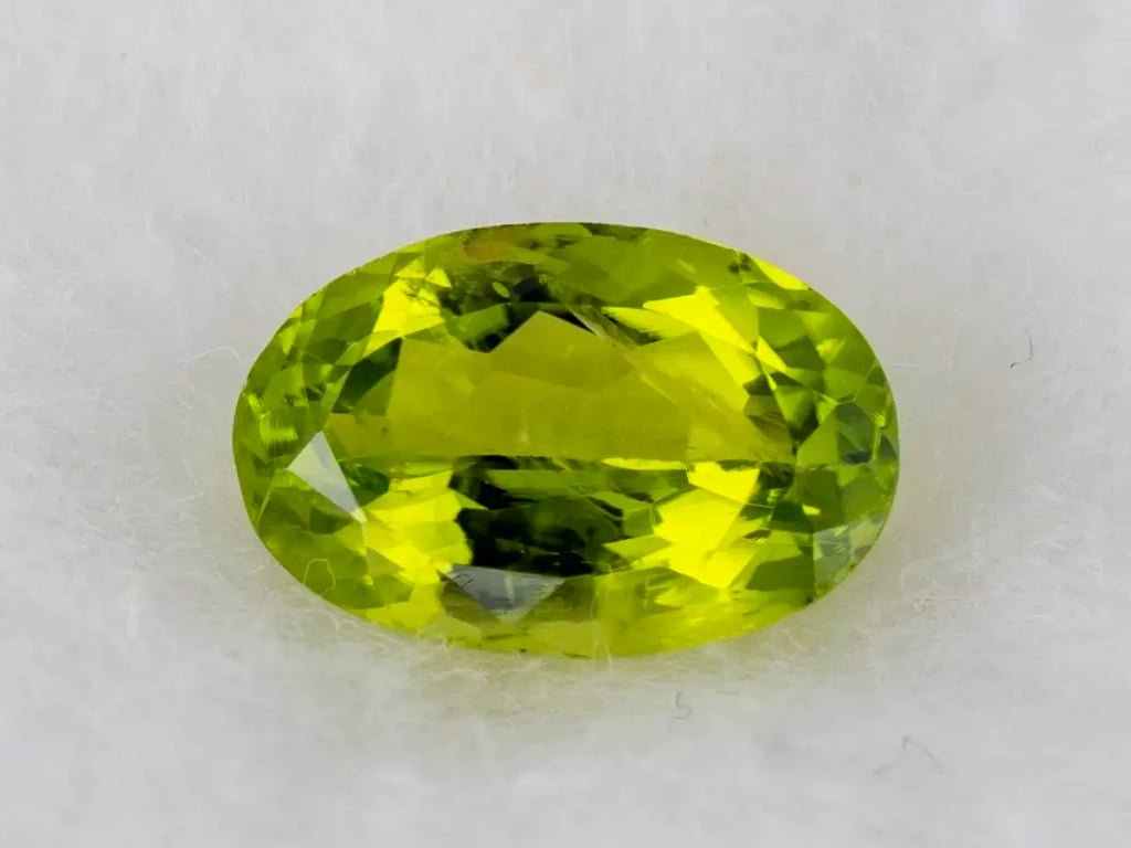 Natural Peridot Stone (Pakistan Sapat Valley) 2.50 Carat (2.75 Ratti) Oval Mix Cut - View #1