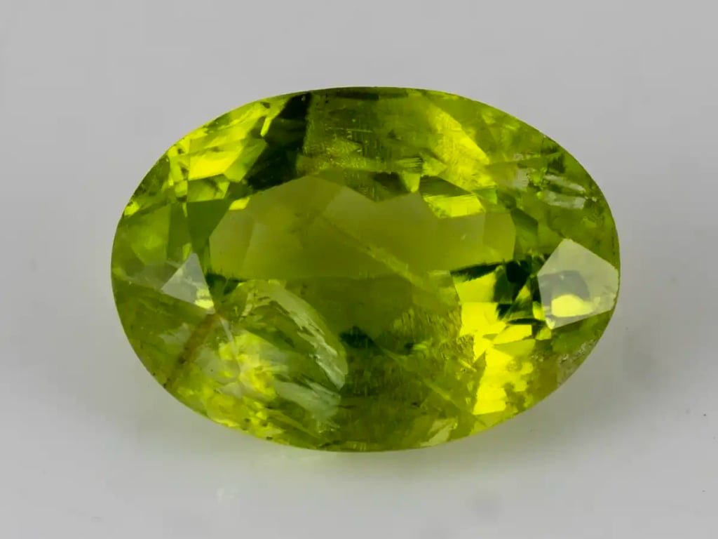 Natural Peridot Stone (Pakistan Sapat Valley) 3.64 Carat (4.00 Ratti) Oval Mix Cut