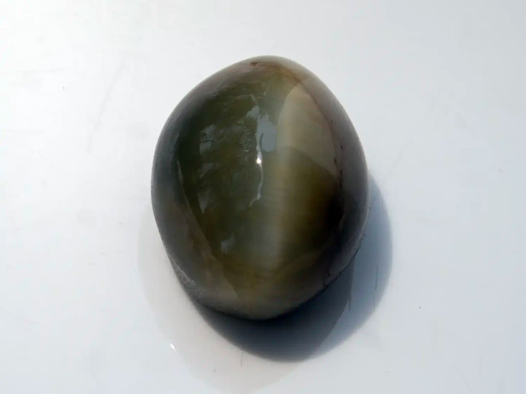 Quartz Cat’s Eye Gemstone (Lahsuniya Ratna) – 7.60 Carat (8.35 Ratti) - View #1