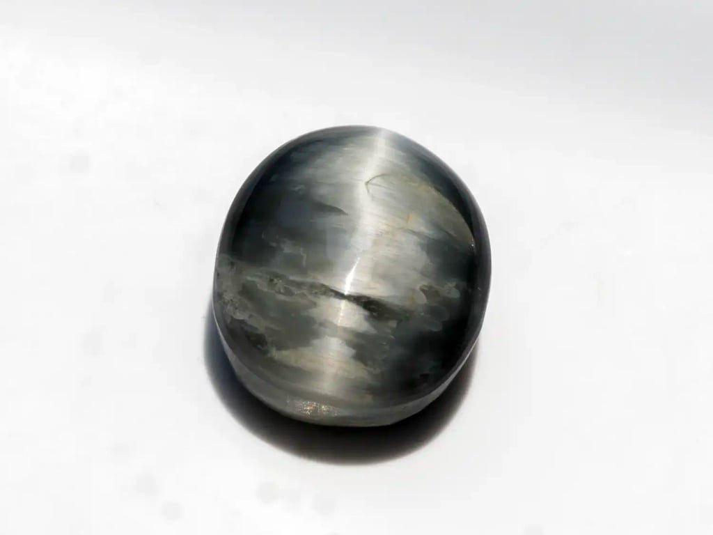 Quartz Cat’s Eye Gemstone (Lahsuniya Ratna) – 8.72 Carat (9.58 Ratti) - View #1