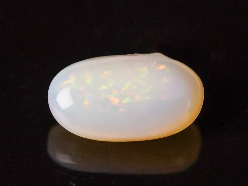 Australian White Opal (Doodhiya Patthar) 4.64 Carat (5.10 Ratti) — Rainbow Fire / Play-of-Colour - View #1
