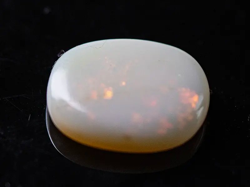Australian White Opal (Doodhiya Patthar) 8.87 Carat (9.75 Ratti) — Rainbow Fire / Play-of-Colour - View #1