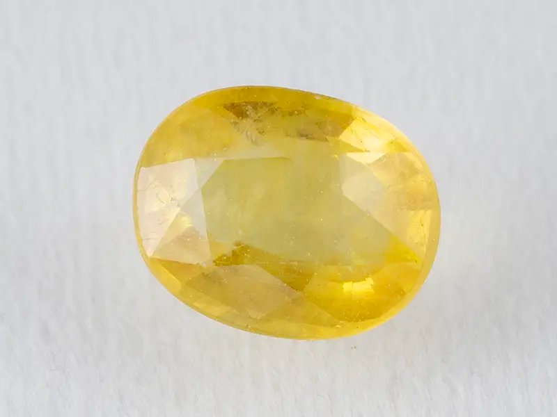 Bangkok yellow sapphire (Pukhraj) 4.06 Carat (4.46 Ratti)