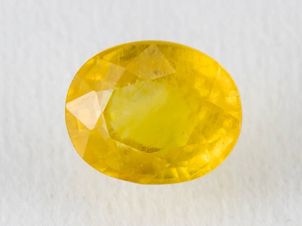 Bangkok yellow sapphire (Pukhraj) 4.57 Carat (5.02 Ratti) - View #1