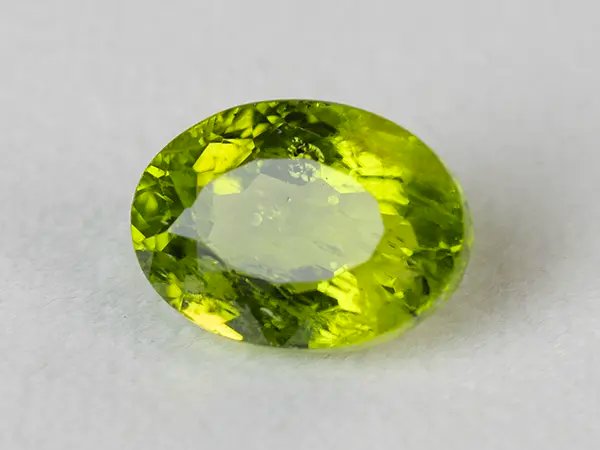 Natural Peridot Stone (Pakistan Sapat Valley) 6.55 Carat (7.20 Ratti) Oval Mix Cut