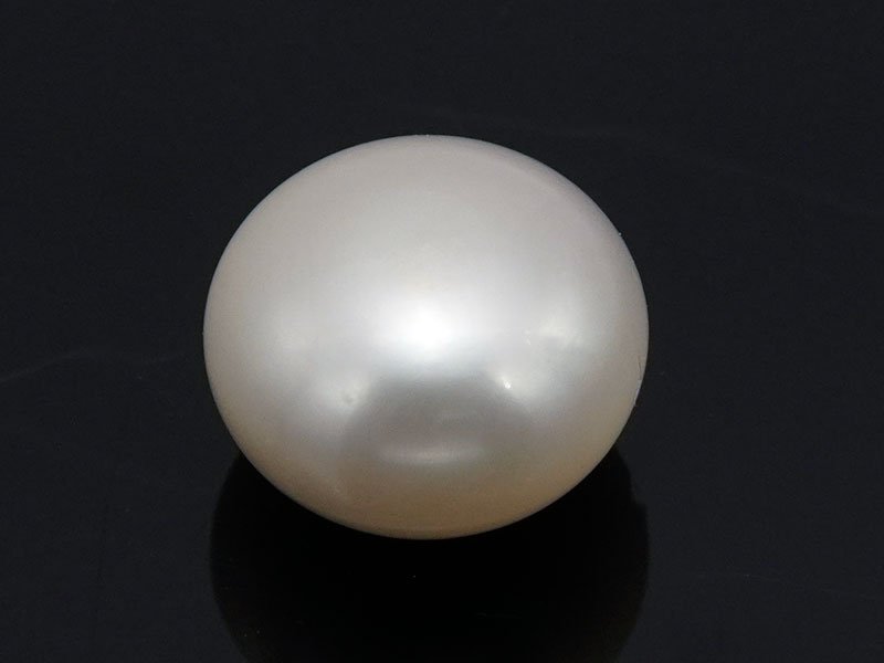 Cultured Pearl Stone (Moti Ratna) 5.80 Carat (6.37 Ratti) Round Button Shape