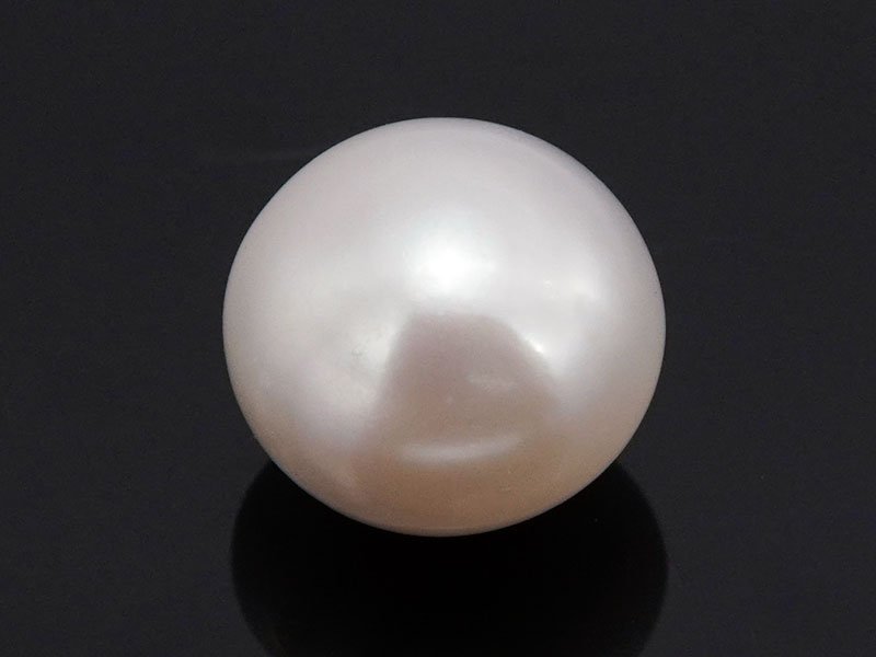 Cultured Pearl Stone (Moti Ratna) 5.81 Carat (6.38 Ratti) Round Button Shape