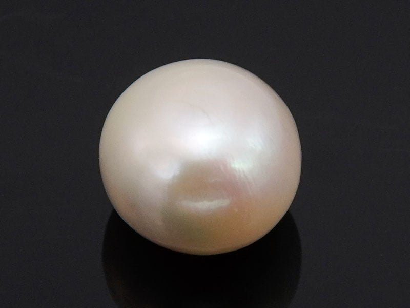 Cultured Pearl Stone (Moti Ratna) 6.24 Carat (6.86 Ratti) Round Button Shape