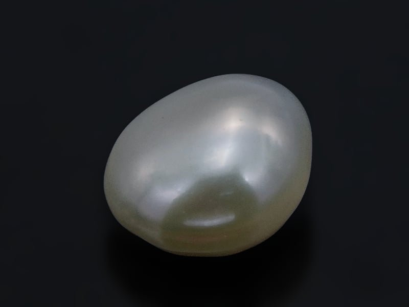 Keshi Pearl Stone 4.05 Carat (4.45 Ratti) Moti Ratna Button Shape