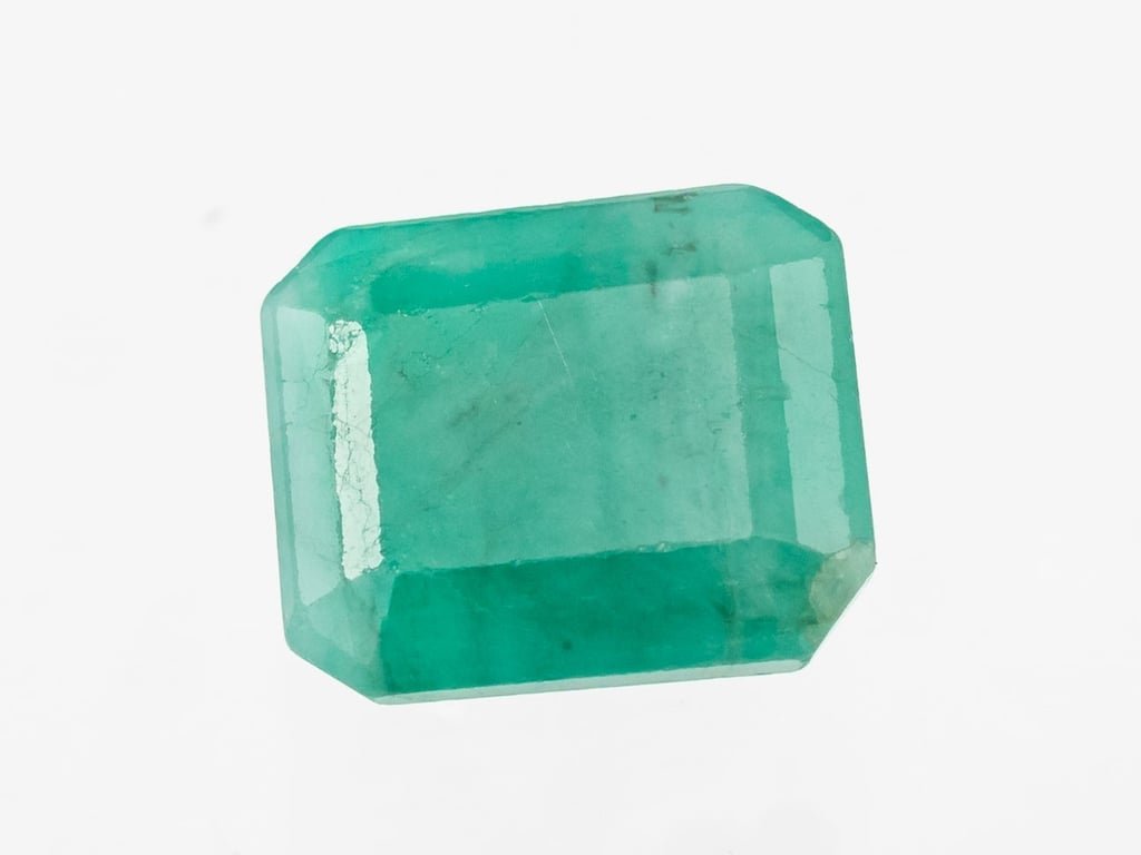 Brazilian (Sapota) Emerald (Panna) 4.56 Carat (5.01 Ratti) Octagon Mixed Cut