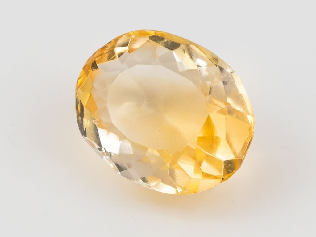 Citrine Stone (Sunela Stone) 6.07 Carat (6.67 Ratti) Oval Mixed Cut