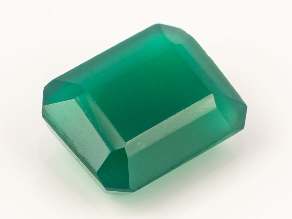 Green Onyx Stone Onex Ratna 7.00 carat, top view octagon step cut