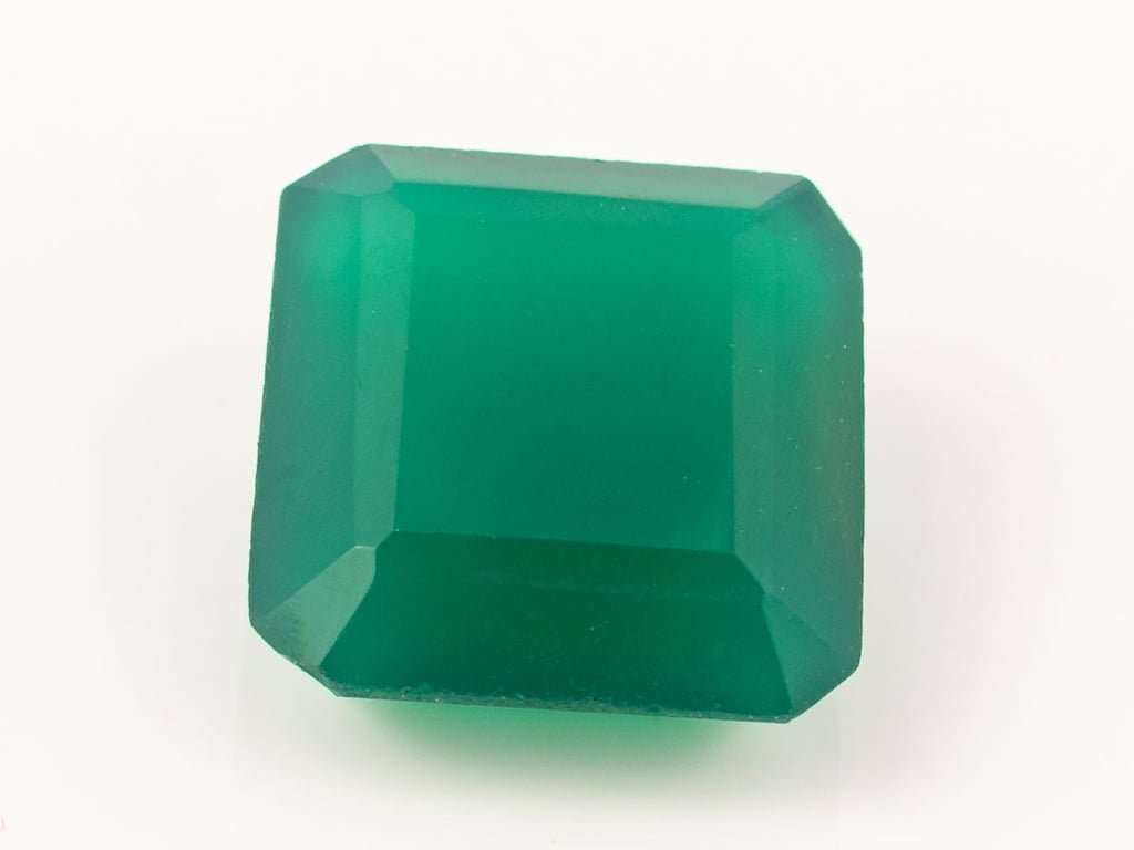 Green Onyx Stone Onex Ratna 7.70 carat, top view octagon step cut