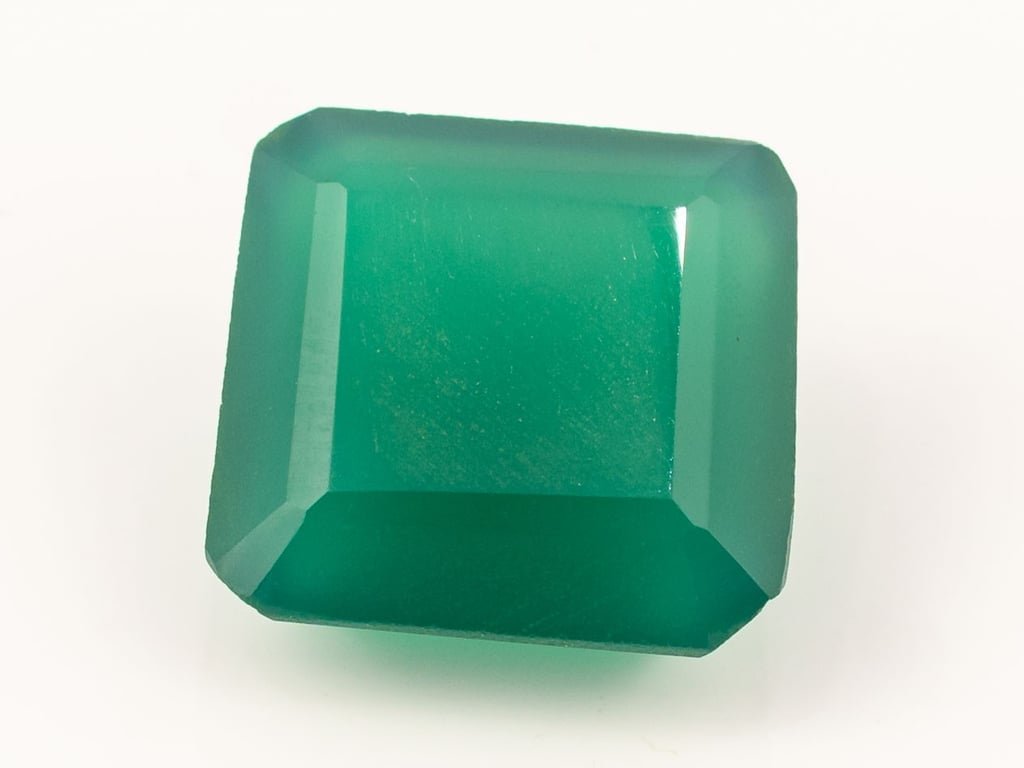 Green Onyx Stone Onex Ratna 8.25 carat, top view octagon step cut