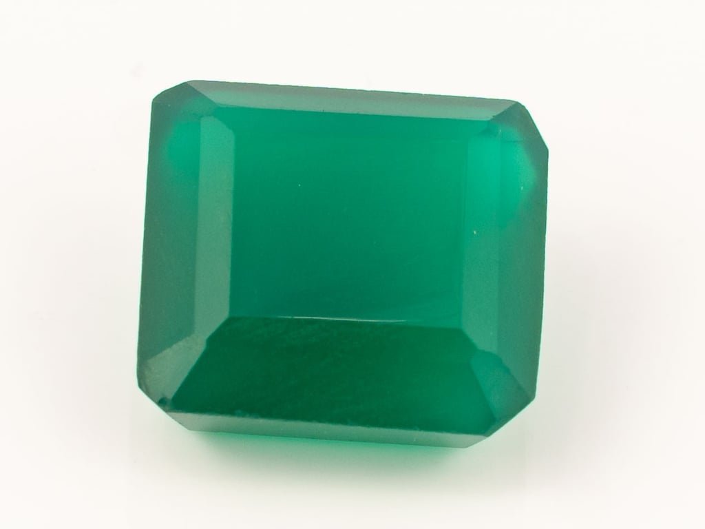 Green Onyx Stone Onex Ratna 9.00 carat, top view octagon step cut