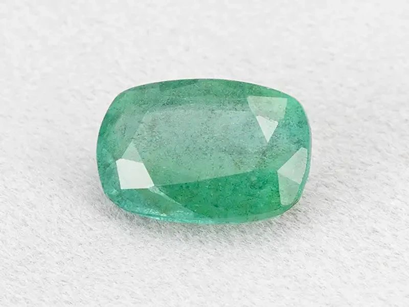 Zambian Emerald (Panna) 4.33 Carat (4.76 Ratti) - View #1