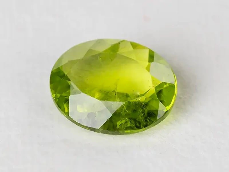 Natural Peridot Stone (Pakistan Sapat Valley) 5.94 Carat (6.53 Ratti) Oval Mix Cut