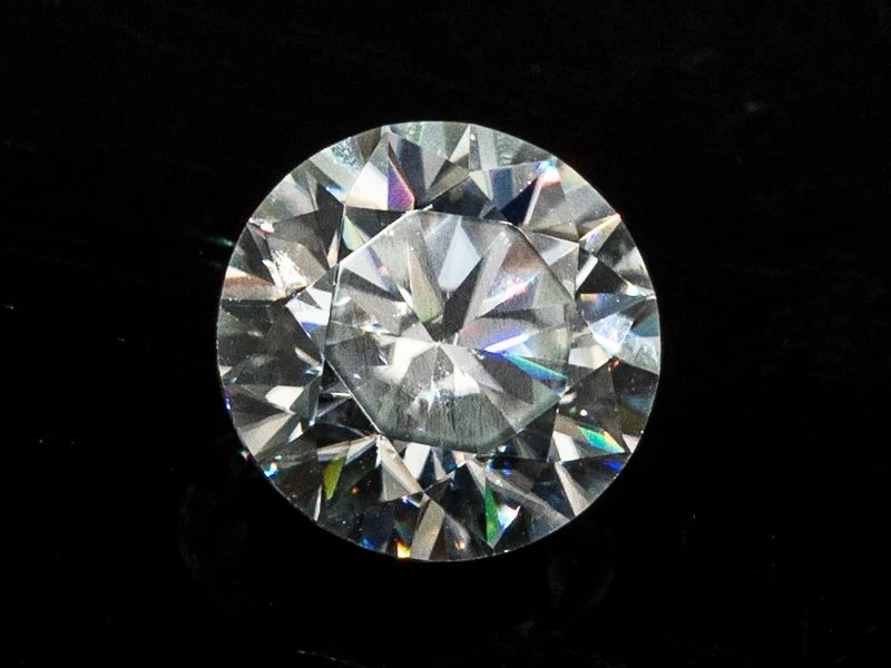 Lab-Grown Moissanite 1.40 Carat (7.50 mm) D colour VVS1 round brilliant cut displaying intense fire and scintillation
