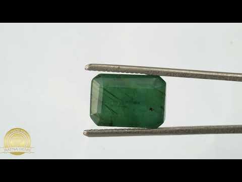 Sapota Emerald (Panna) 6.38 Carat - 7.01 Ratti Octagonal Step Cut Natural Green Gemstone