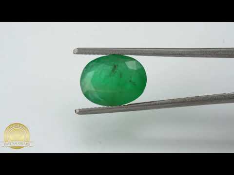 Jambia Emerald (Panna) 4.67 Carat - 5.13 Ratti Oval Cut Natural Green Gemstone