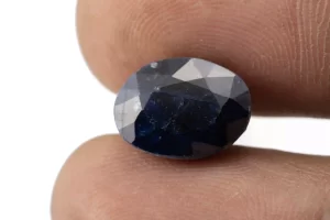 Blue Sapphire (Neelam) 8.00 Carat/8.79 Ratti - Size Reference