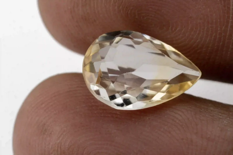 Stunning Natural Citrine (Sunela) 3.95 Carat/4.34 Ratti - Size Reference